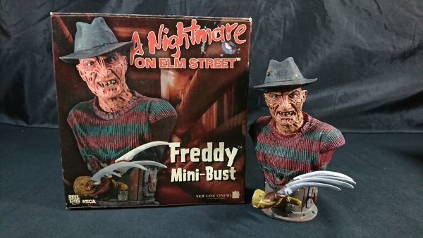 [ present condition goods ceramics made figure ][ A Nightmare on Elm Street Freddy(freti) Mini-Bust ]