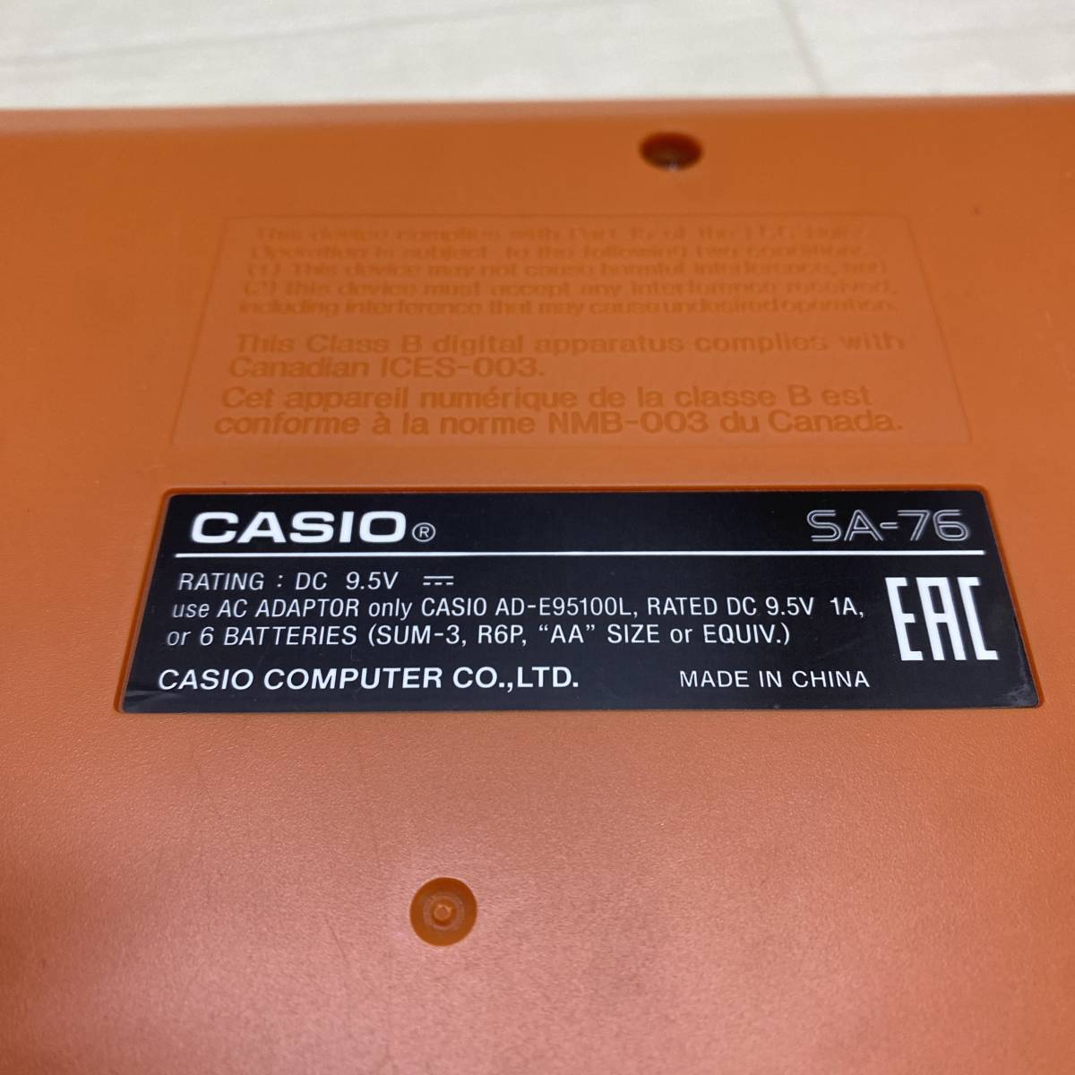 ▲ CASIO カシオ SA-76 ミニキーボード ポータブルキーボード アダプター付 動作確認済み 44鍵盤 USED オレンジ 練習用 ▲ K12970_画像5