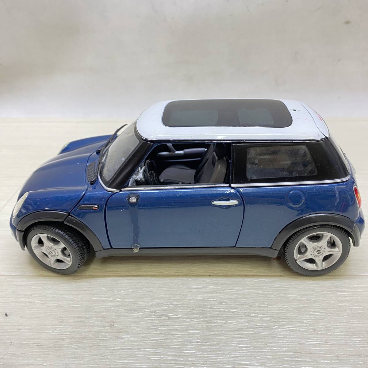 ▲ Maisto マイスト ミニカー ミニクーパー MINI ブルー 外車 おもちゃ コレクション インテリア 一部破損 ジャンク ▲ K12996の画像5