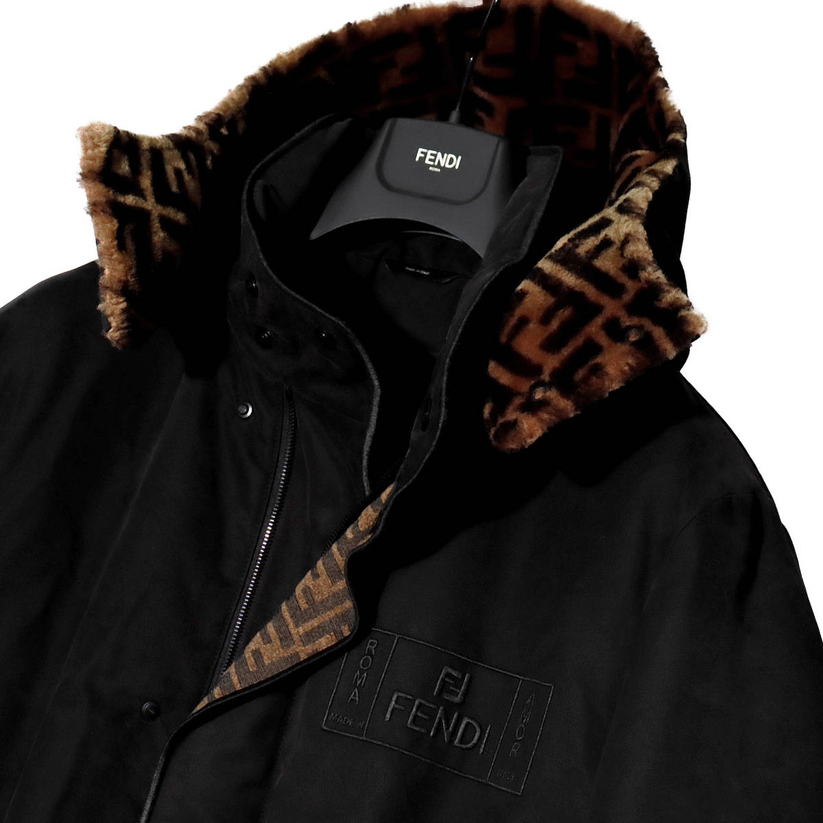 圧巻の羊革ムートン毛皮仕立て 2019AWコレクション「FENDI 圧巻の羊革ムートン毛皮仕立て 2019AWコレクション「FENDI