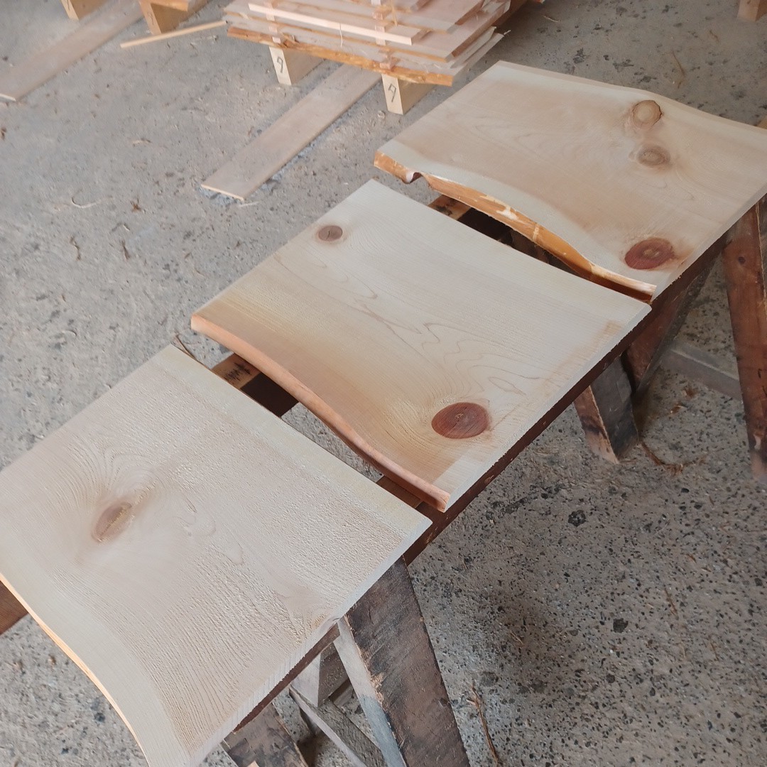 C-1651 　国産ひのき　耳付節板　3枚セット　テーブル　棚板　看板　一枚板　無垢材　桧　檜　DIY_画像3