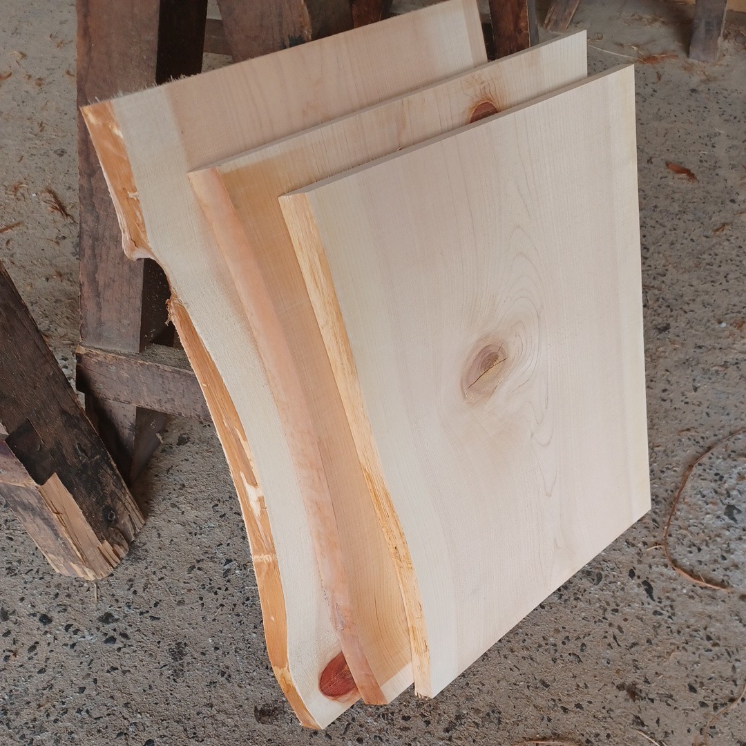 C-1651 　国産ひのき　耳付節板　3枚セット　テーブル　棚板　看板　一枚板　無垢材　桧　檜　DIY_画像1