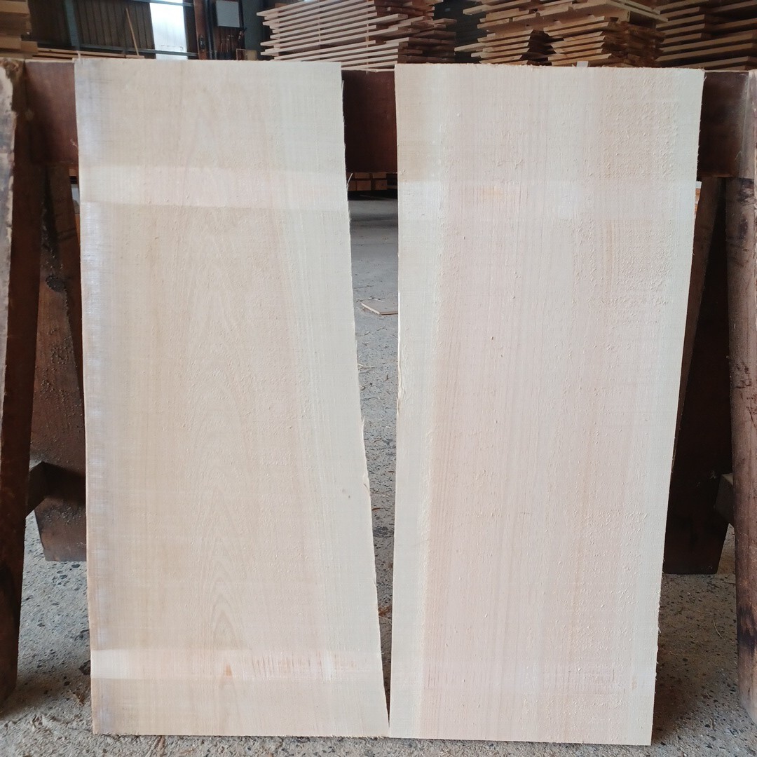 A-1612 　国産ひのき　耳付板　2枚セット　テーブル　棚板　看板　一枚板　無垢材　桧　檜　DIY