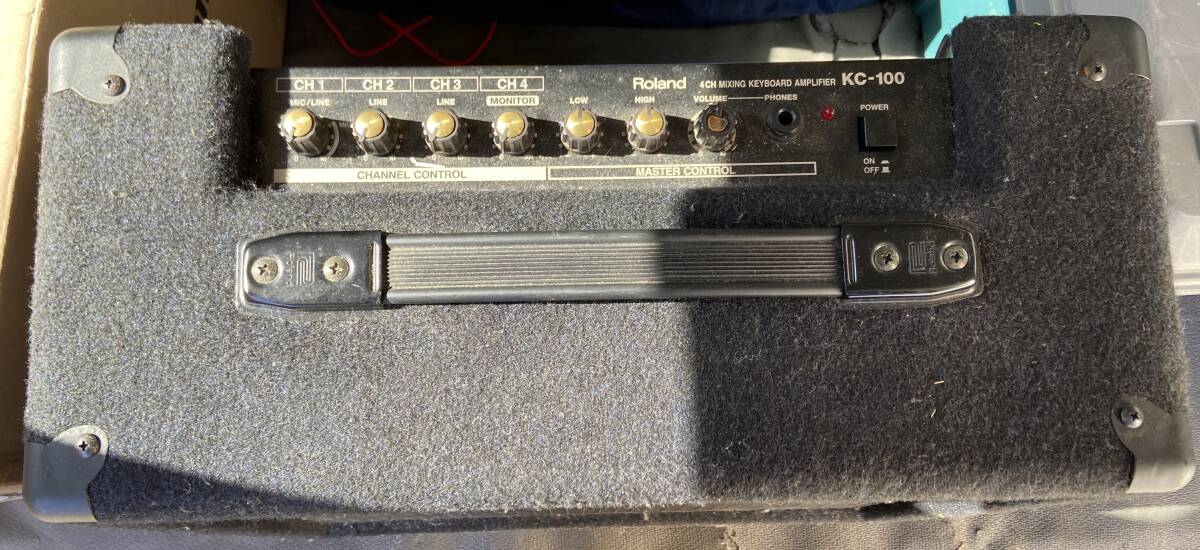  so-so. secondhand goods.Roland KC-100 keyboard amplifier 