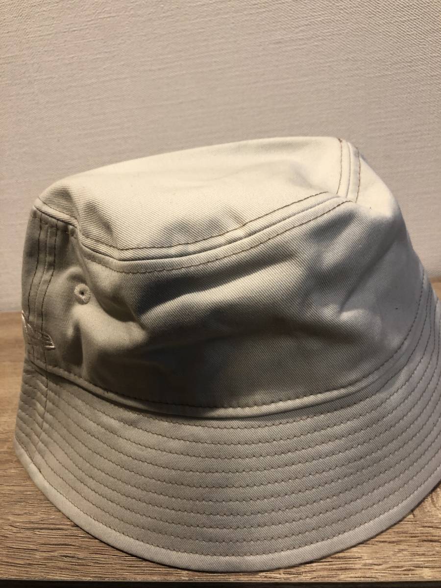 NEW ERA ニューエラ　ハット　メタルロゴ　クリーム色　帽子　MEDIUM/LARGE_画像2