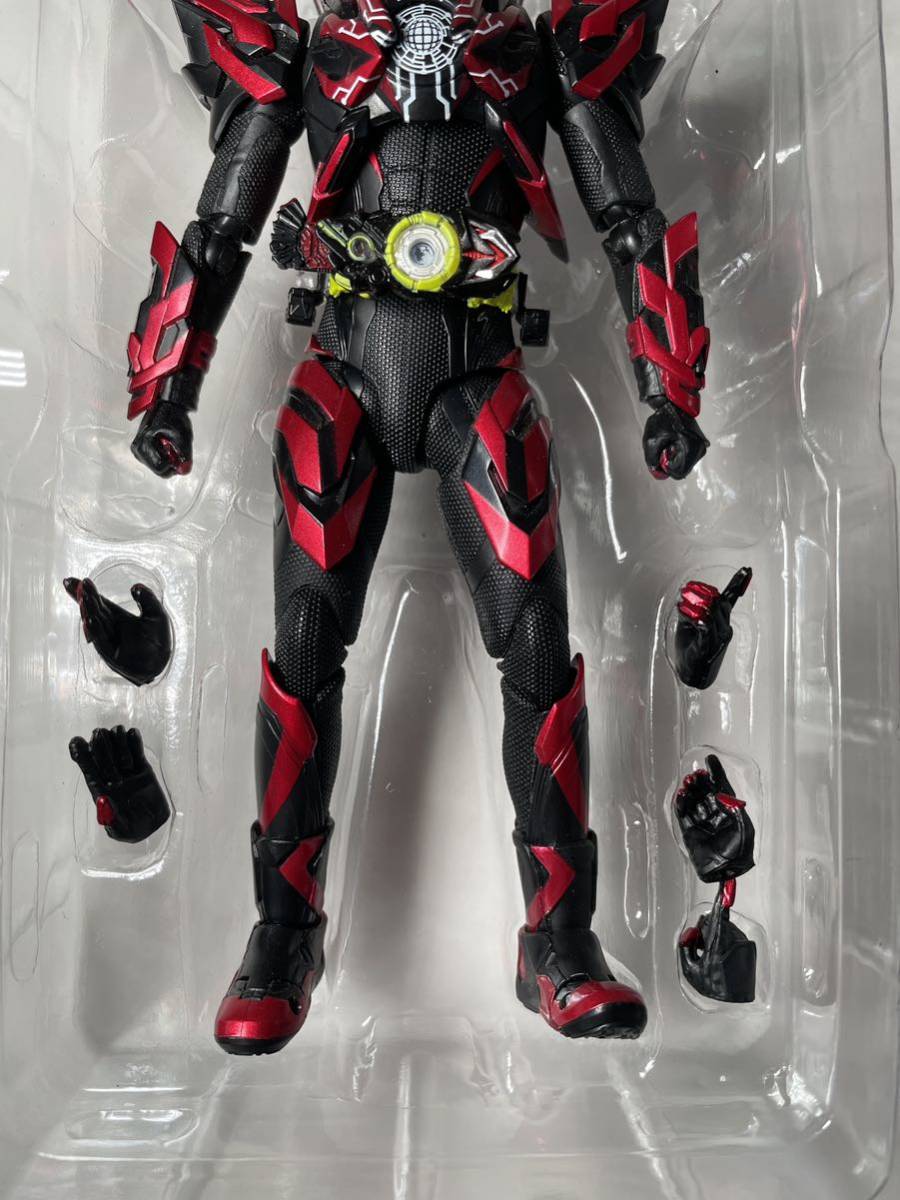 中古品 S.H.Figuarts 仮面ライダーゼロワン ヘルライジングホッパー_画像4