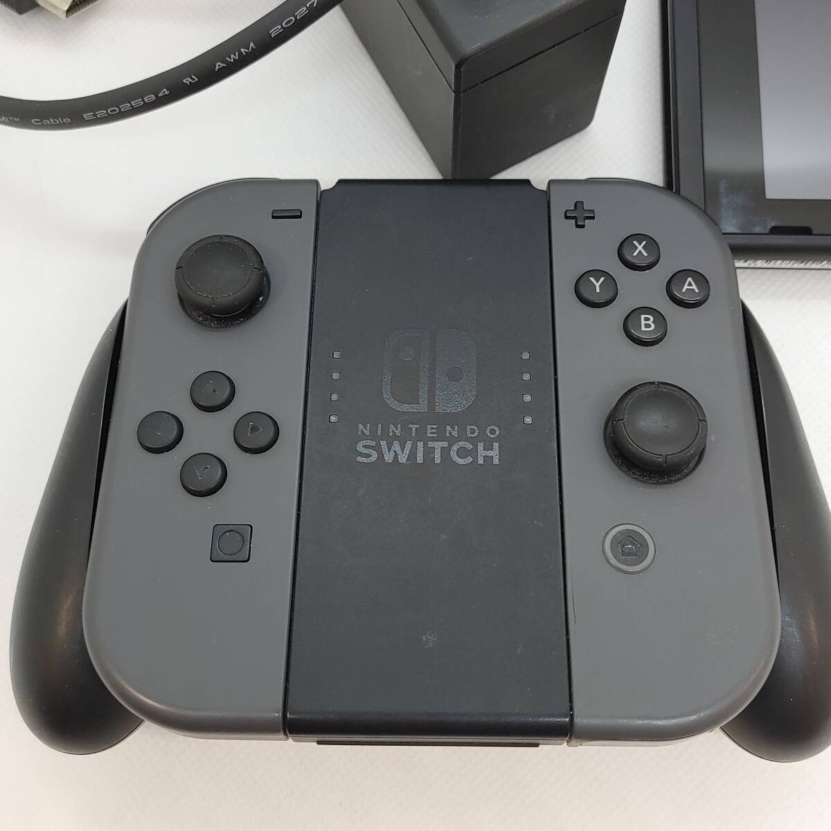 #2449稼働品Nintendo switch黒　本体/コントローラー/付属品/初期化済み/Wii 本体 リモコン ヌンチャク 周辺機器 未検品ジャンク_画像6