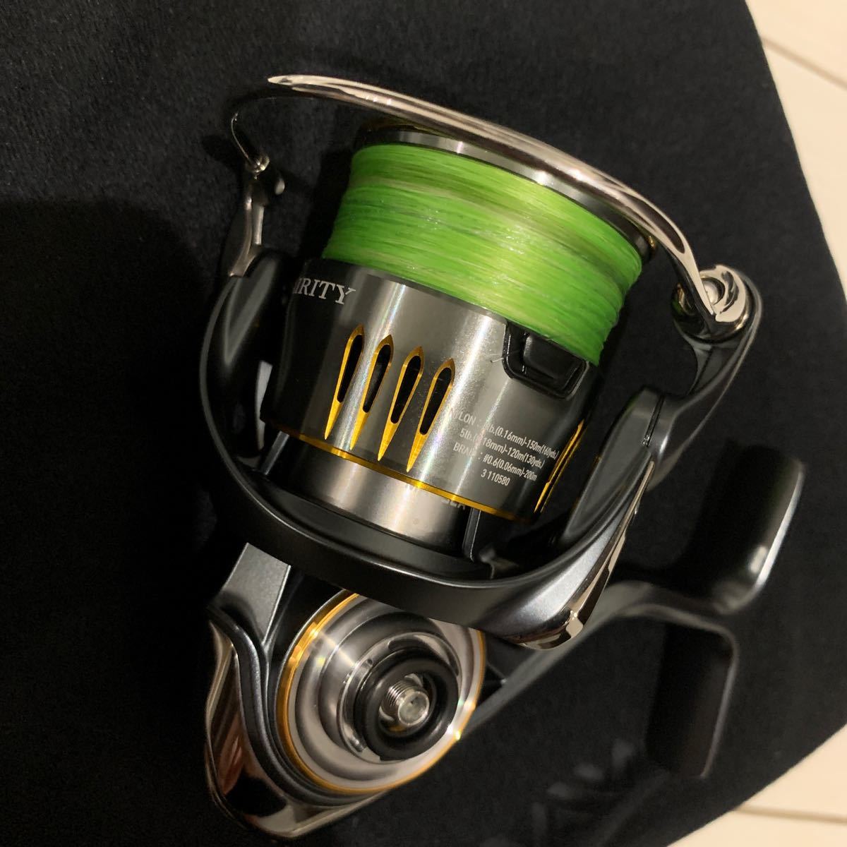 ダイワDAIWA 23エアリティLT2500S 美品_画像5