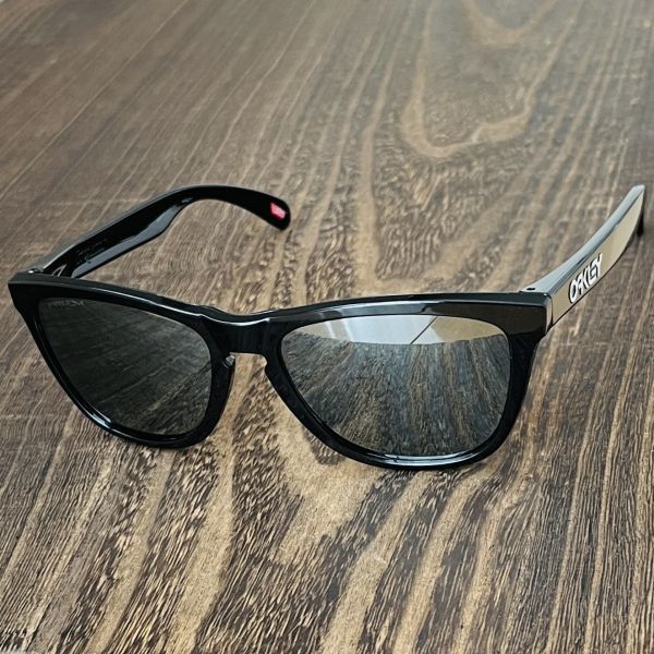 オークリー サングラス ★OAKLEY Frogskins★ 新品 フロッグスキン プリズム ブラック【新品】ウェリントン ゴルフ ドライブ スポーツ 黒