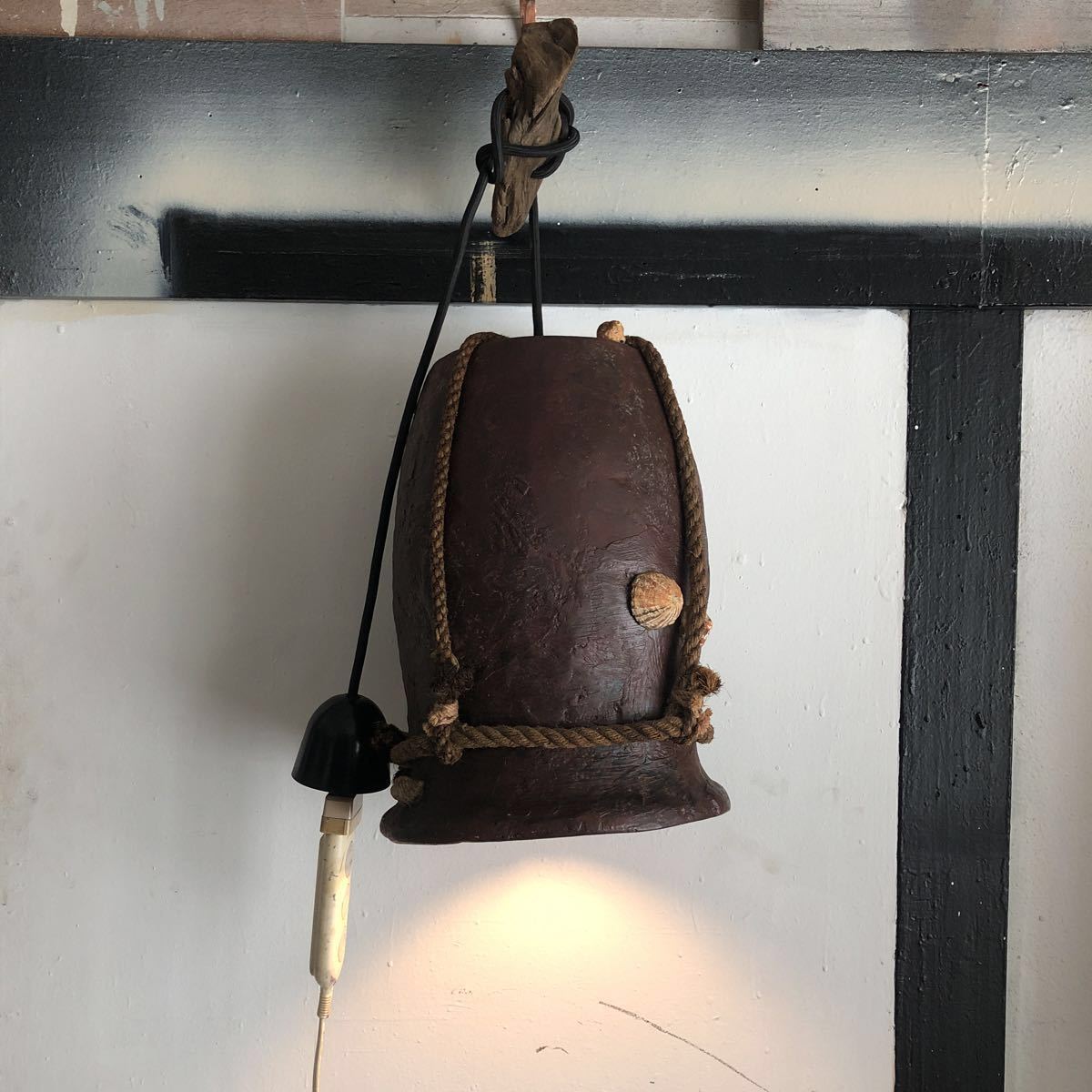 壺の形の照明器具 ビンテージ 飲食店で使用 普通電球 E26口金_画像1