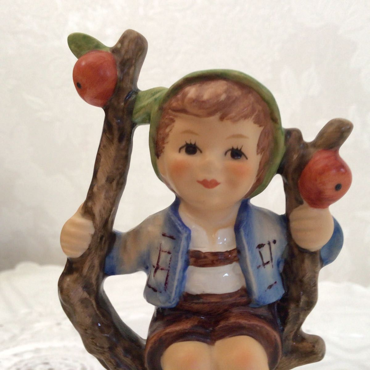 ゲーベル　フンメル人形　フィギュリン　Apple Tree Boy