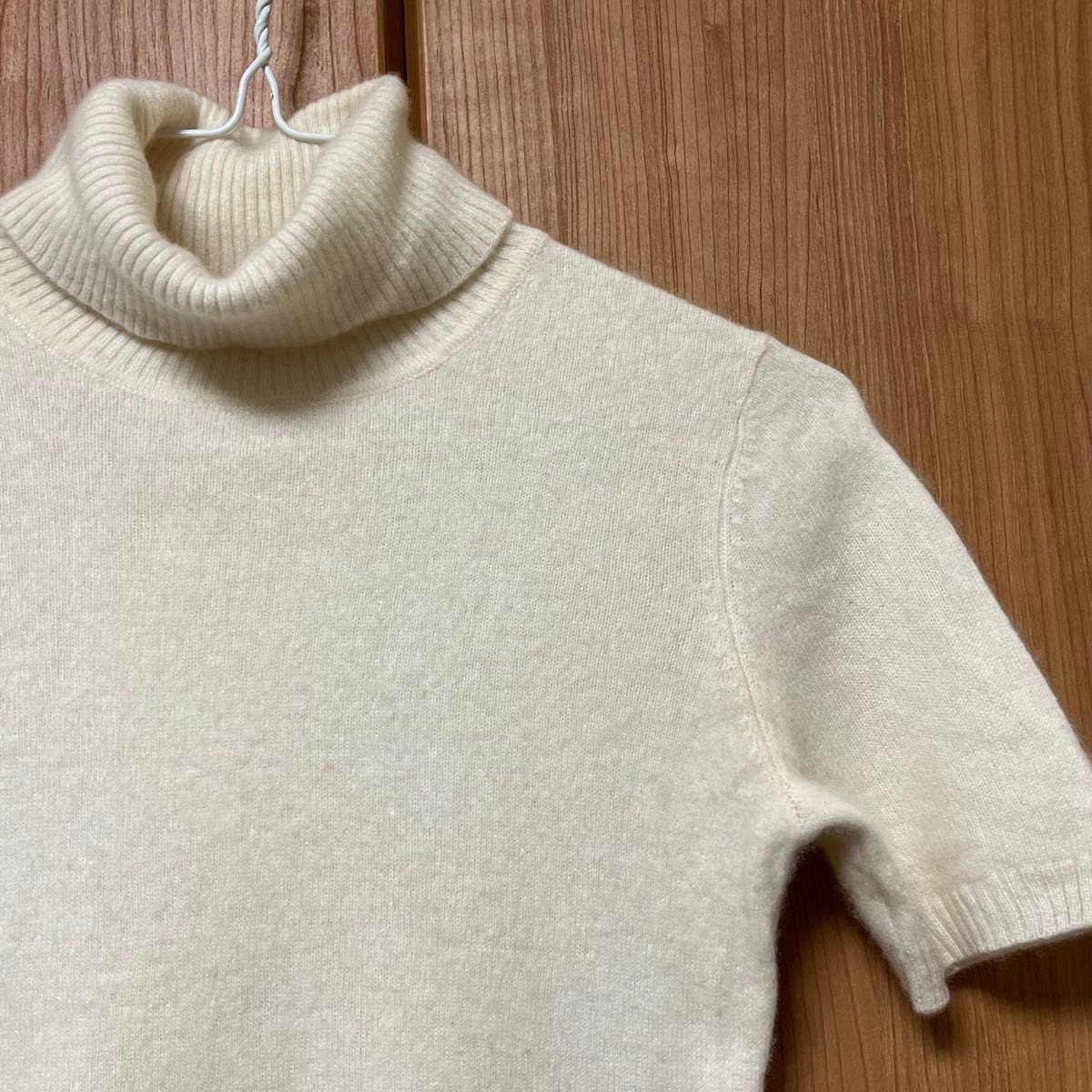UNIQLO(ユニクロ) カシミヤ100%タートル半袖ニットセーター UNIQLO(ユニクロ) カシミヤ100%タートル半袖ニットセーター