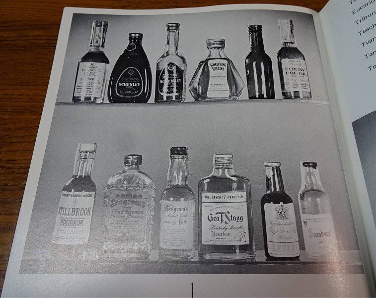 ミニチュア 1970年頃のコレクター向け冊子「Bottles in Miniature」3分冊セットの画像7