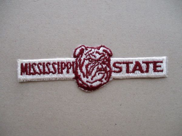80s ミシシッピ大学Mississippi StateブルドッグスBulldogsワッペン/patchアメフトNCAAフットボールUSAカレッジNFLブルドックFOOTBALL V199_画像1