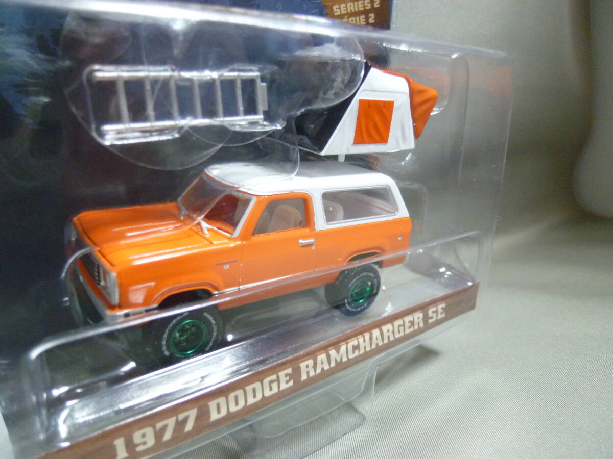 GREENLIGHT 1/64 ダッジ ラムチャージャー 1977 THE GREAT OUTDOORS DODGE RAMCHARGER グリーンマシーン_画像2
