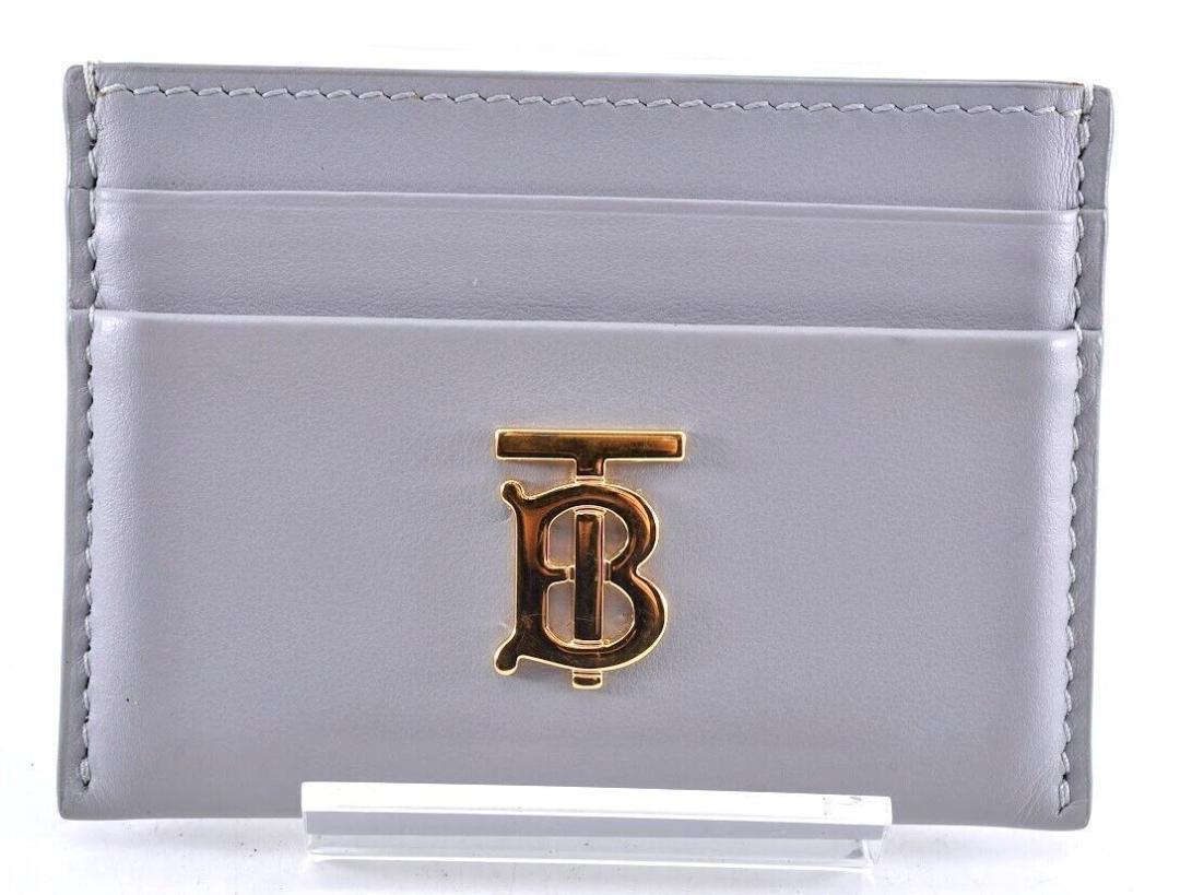 Burberry バーバリー カードケース レザー 革 グレー 灰色 ゴールド 金 ロゴ 無地 柄なし シンプル 上品なデザイン 2B111052