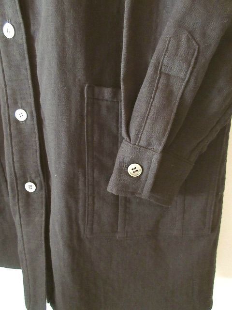 ハンドメイド・木綿の黒の厚地のダブルガーゼで作ったシャツ・着丈８２ｃｍ・ポケット付き　_画像6