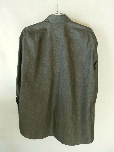 ハンドメイド・グレー・木綿とポリエステル混のシャツ・シンプル・着丈７１ｃｍの画像2