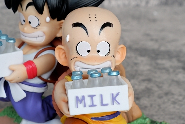 ◆ドラゴンボール　 孫悟空 クリリン 牛乳 ◆海外限定品◆レア 希少◆フィギュア◆箱無し　(16cm/0.7kg )◆#C-137_画像4