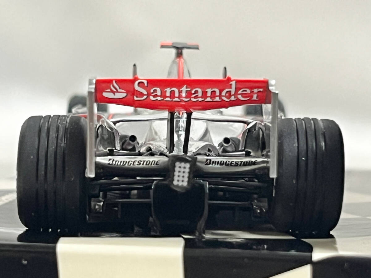 ミニチャンプス 1/43 ボーダフォン マクラーレン メルセデス MP4-22 F1グランプリ 2007 フェルナンド・アロンソ_画像5