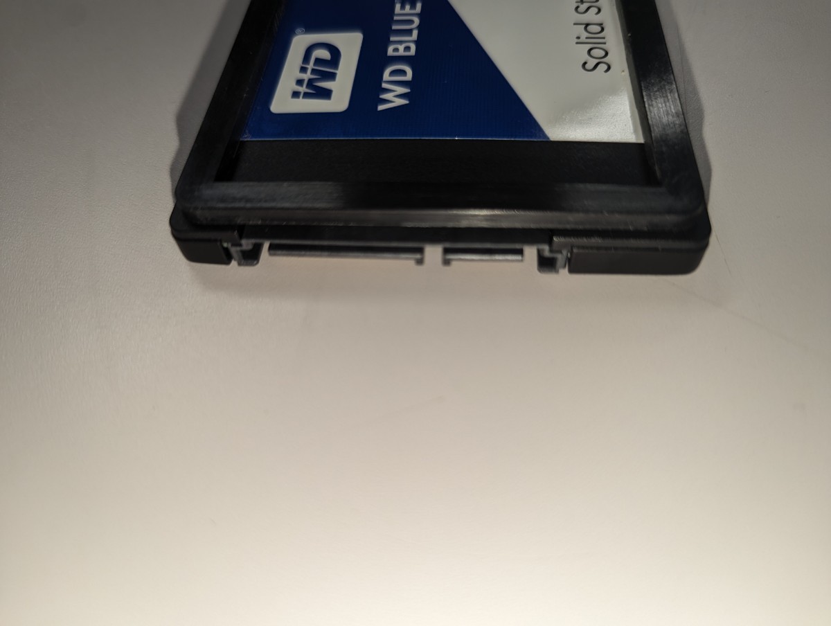 中古 動作確認済み 250G 2.5インチ内蔵SSD SATA WESTERN DIGITAL WD Blue WDS250G1B0A-00h9h0 ノートPC ドライブ 本体のみ 製品箱なし_画像4