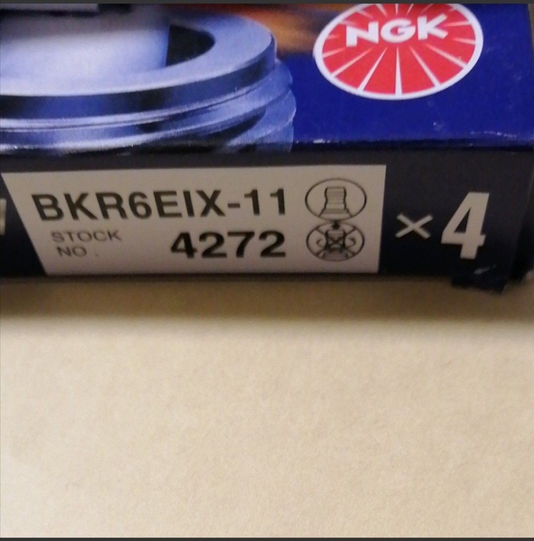NGK イリジウムプラグ BKR6EIX- 11  4272   未使用品 4本セット