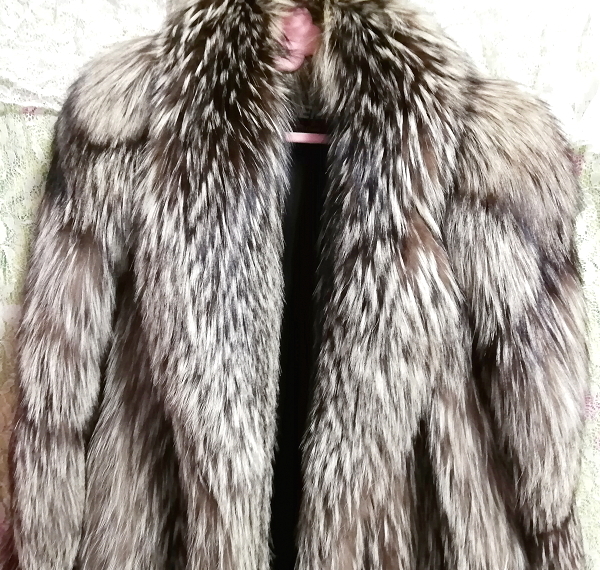 EMBA best quality tea ash white gorgeous beautiful goods real fur maxi long coat Brown ash white gorgeous beauty item real fur maxi long coat mantle