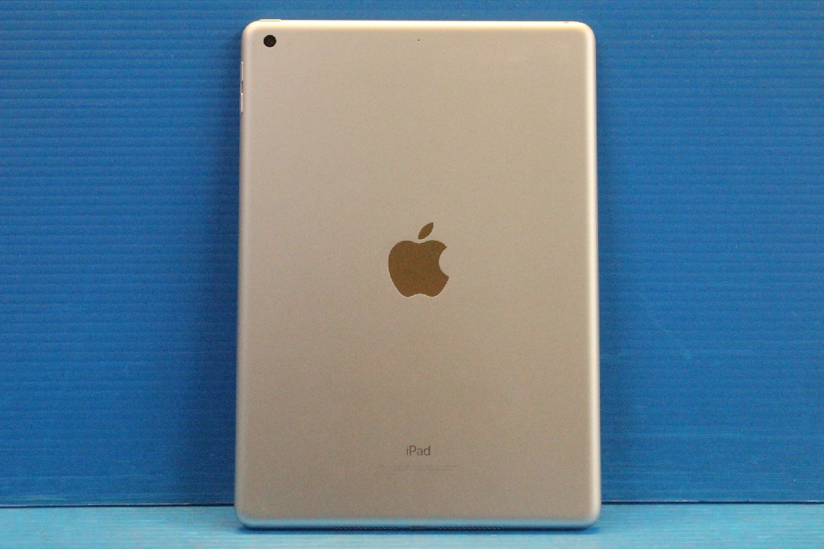 ■Apple■ iPad 第6世代 Wi-Fiモデル 32GB シルバー [MR7G2J/A] ACアダプタ、ケーブル付属_画像2