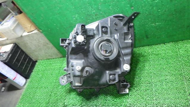 モコ DBA-MG33S 右ヘッドランプ STANLEY P9638 26705-4A00J 中古_画像2