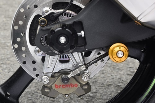 ショート AGRAS(アグラス) ZX-10R 16~ リアキャリパーサポート オートバイ