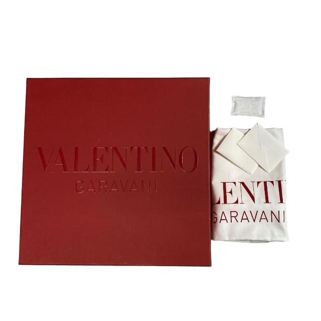 未使用美品】VALENTINO ヴァレンティノ Vロゴ バケットハット 未使用美品】VALENTINO ヴァレンティノ Vロゴ バケットハット