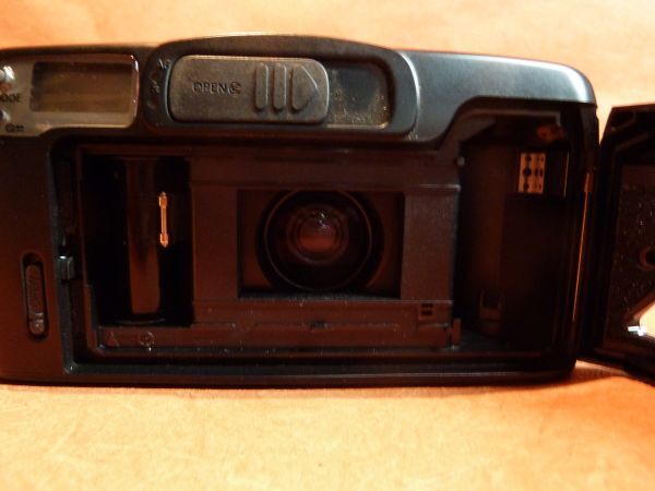 b213 RICOH リコー RZ-800 DATE f=38-80mm フィルムカメラ Size:約 幅14x高さ7x奥行4㎝ /60_画像5