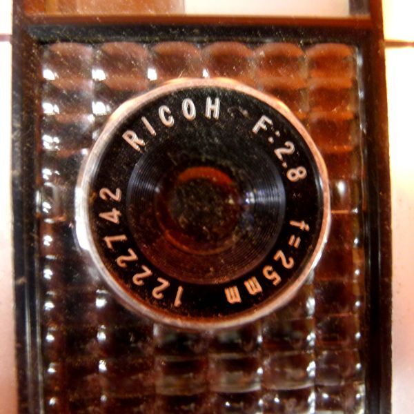 b260 RICOH AUTO HALF SE F:2.8 f=25mm コンパクトフィルムカメラ サイズ:幅約9.5cm 高さ約7.5cm 奥行約4cm/60_画像4