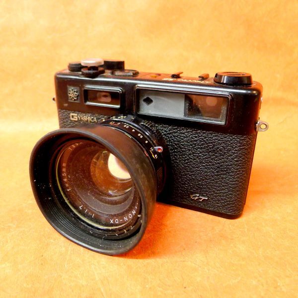 b196 YASHICA ELectro 35 レンジファインダー 1:1.7 f=45mm YASHINON サイズ:幅約14cm 高さ約9cm 奥行約9.5cm/60_画像1