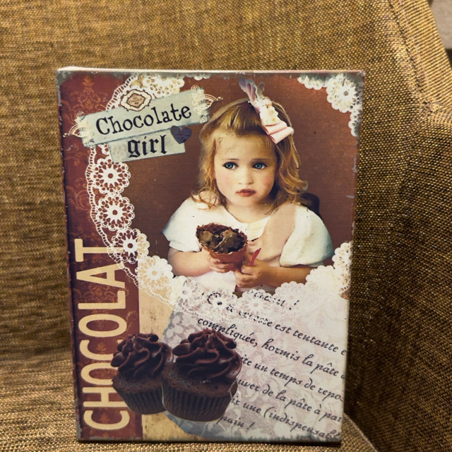 ベルギー購入★ブルージュ★ アンティーク缶★チョコレート chocolate girl の画像1