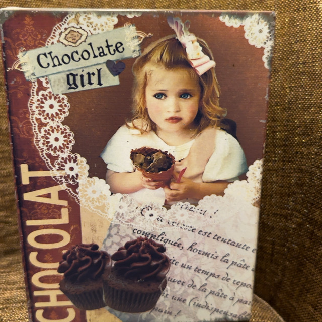 ベルギー購入★ブルージュ★ アンティーク缶★チョコレート chocolate girl の画像3