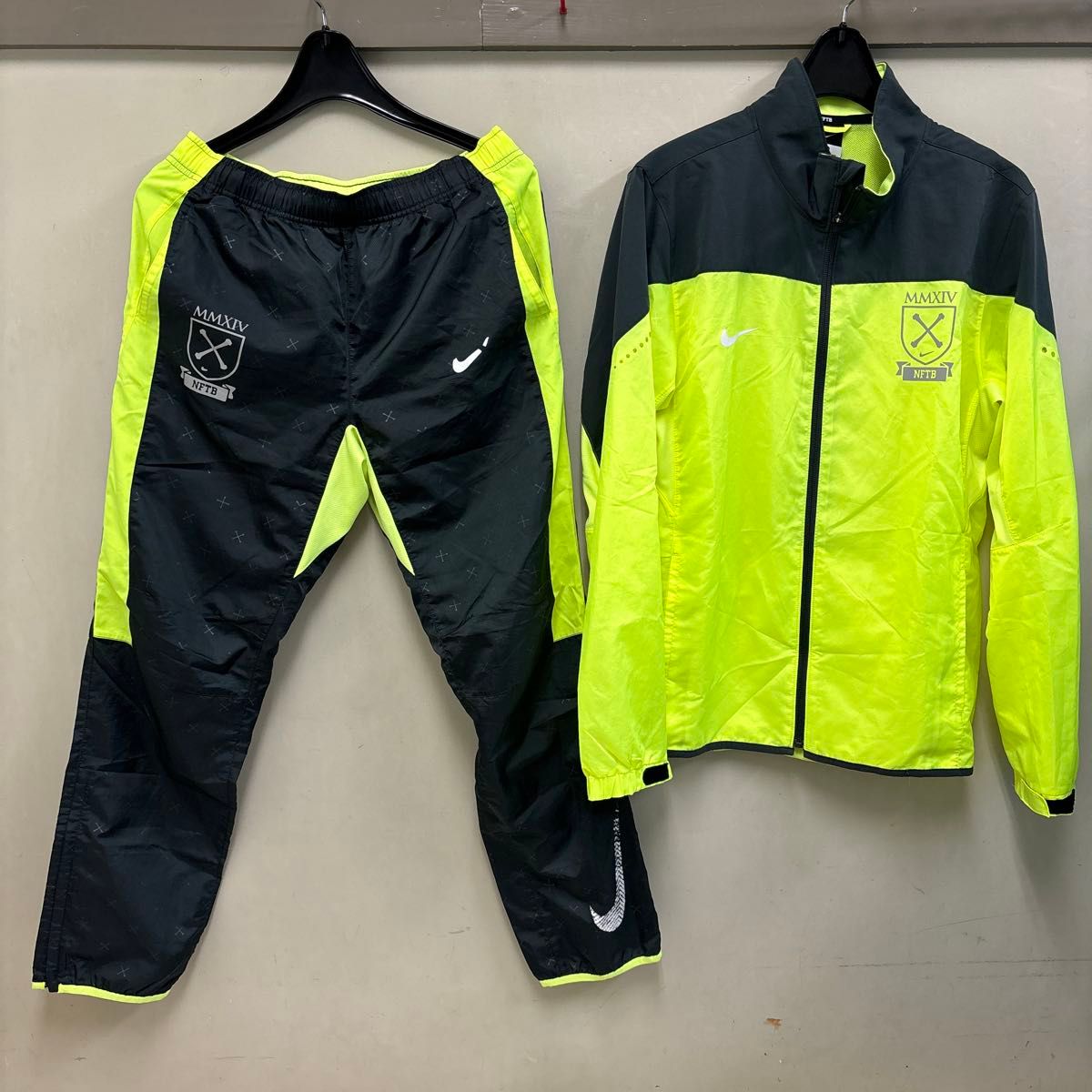 NIKE ナイキ NFTB ナイロン ジャージ セットアップ 蛍光イエロー NIKE ナイキ NFTB ナイロン ジャージ セットアップ 蛍光イエロー