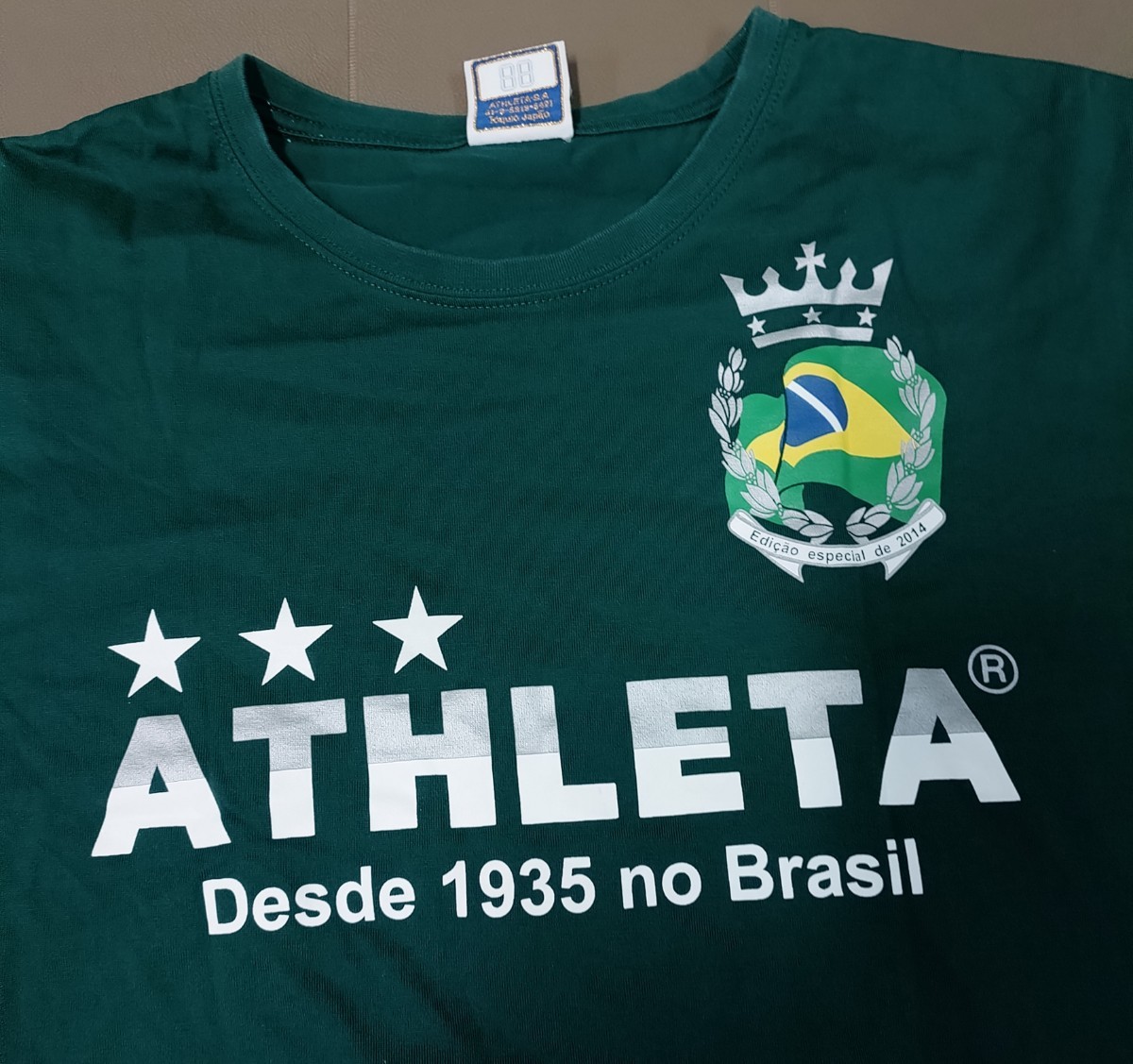 ATHLETA製デザインTシャツ_画像3