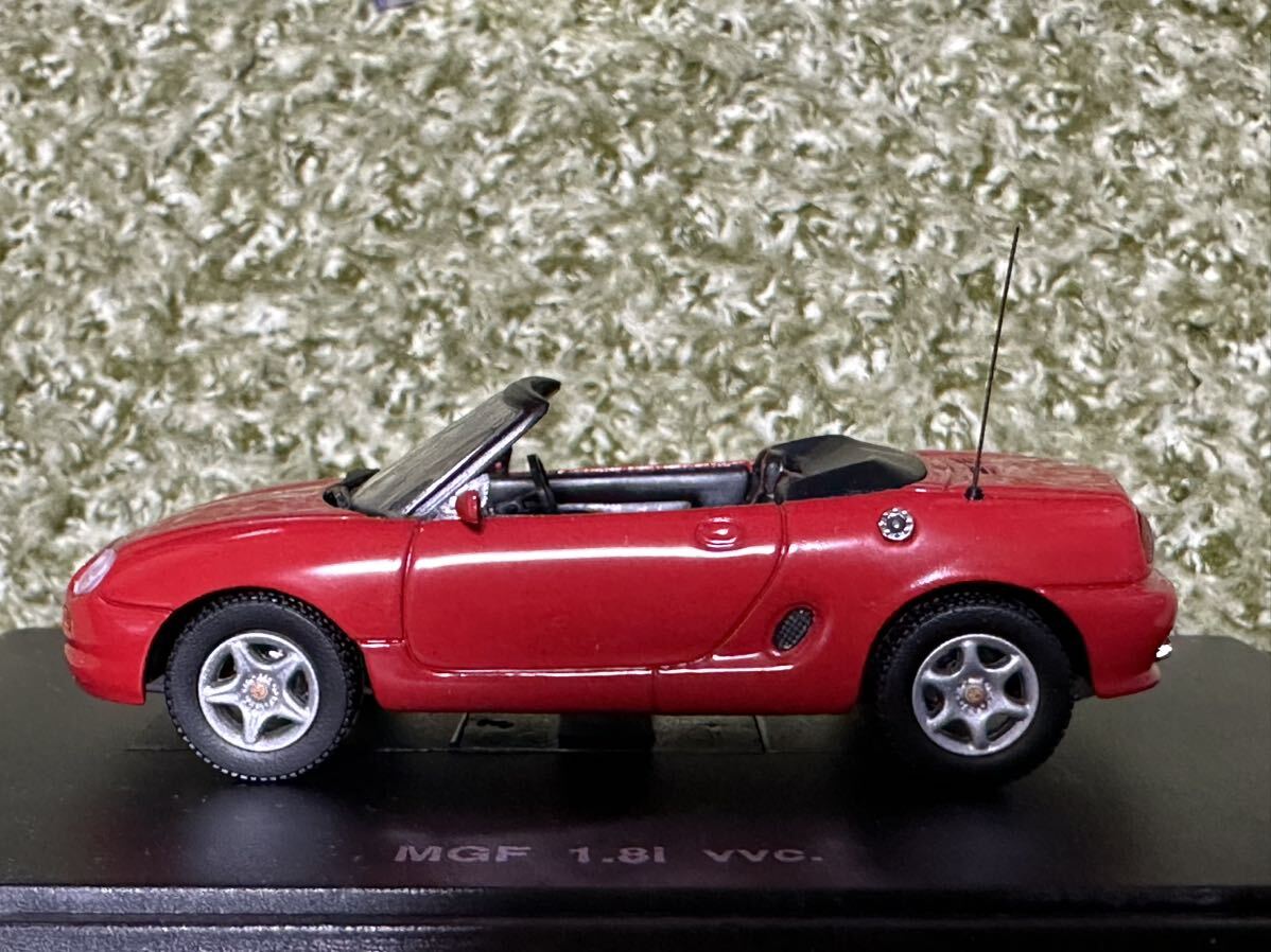 ユニバーサルホビー　京商　MGF 1.8i VVC 赤色　1/43サイズ　未使用_画像5