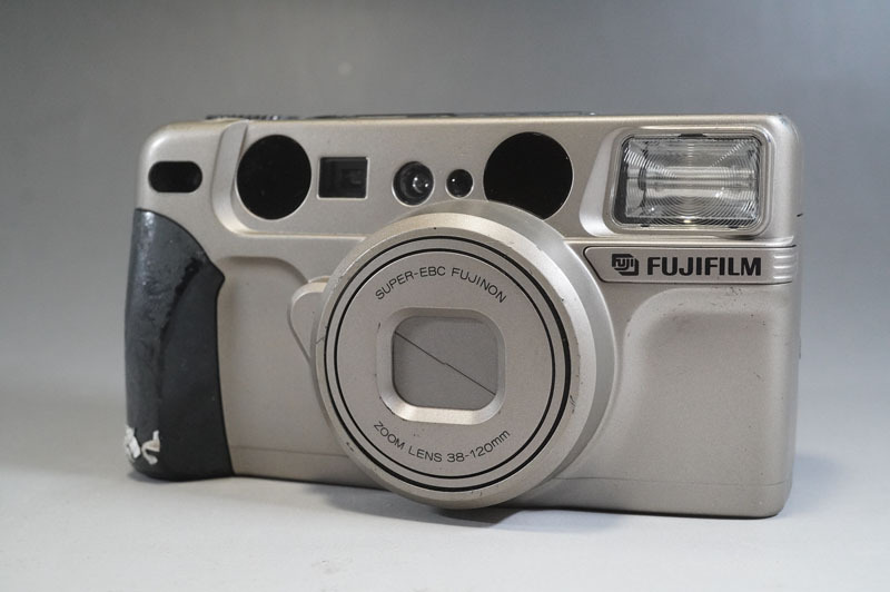 1円~【304】FUJIFILM／富士フィルム　カメラ8台　まとめ売り　一眼レフ　コンパクトカメラ　デジタルカメラ　動作未確認_画像7