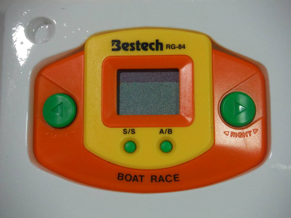 新品！Bestech　アクション・ゲーム　RG-84　ボートレース　携帯ゲーム　小型ゲーム　ゲームウォッチ　液晶ゲーム_画像3