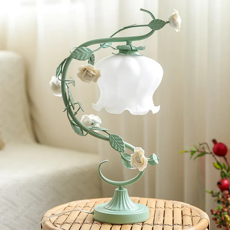 バラ 花のLEDテーブルランプ全2色 テーブルランプ 卓上 ガラス デスク ランプ LED 照明 インテリア 装飾 花 モダン ロマンチック