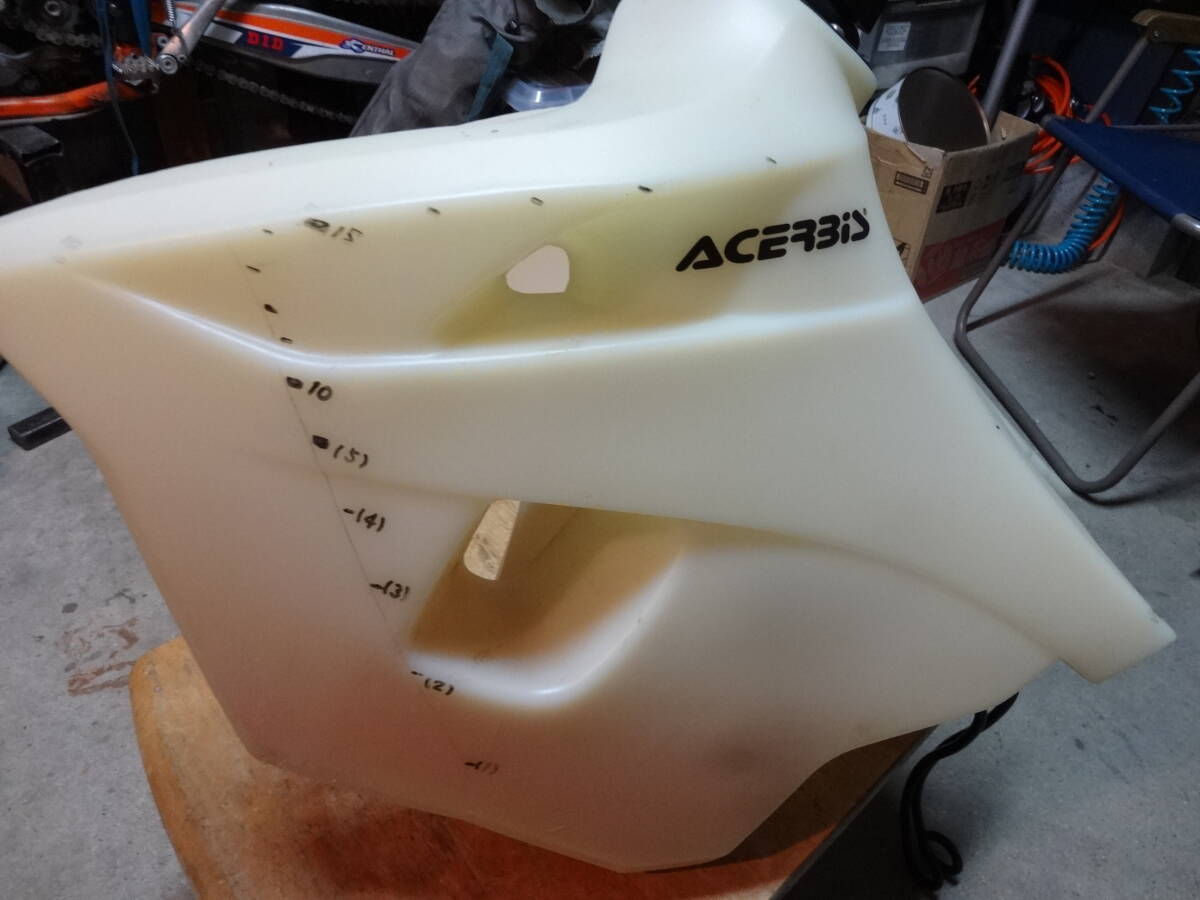 KTM用　ACERBIS(アチェルビス)　20L ビッグタンク_画像1