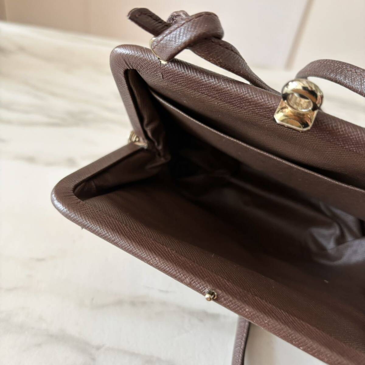 新品同様 BURBERRY バーバリー レザーショルダーバッグ ノバ 新品同様 BURBERRY バーバリー レザーショルダーバッグ ノバ