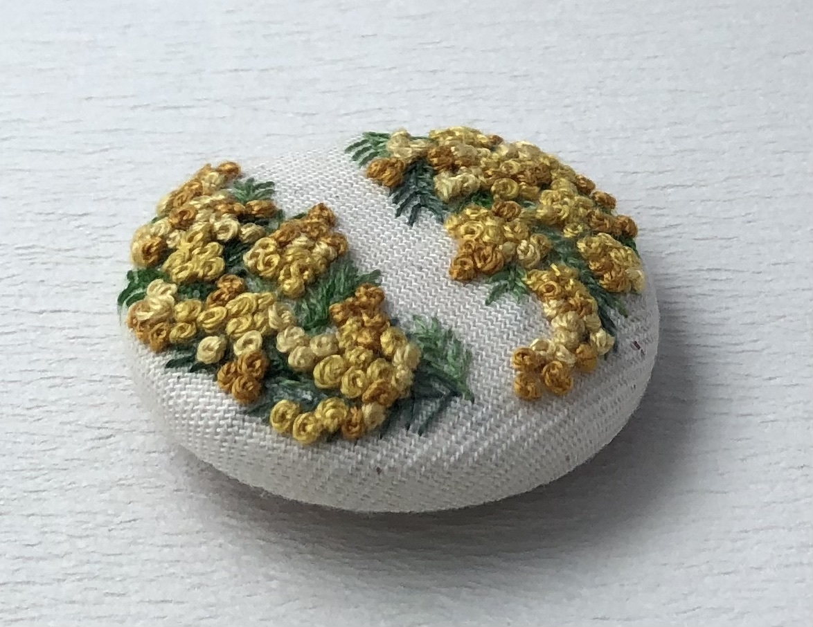 373.exit_deguchi ハンドメイド ミモザ 手刺繍ブローチ プレゼント 和装帯留め アクセサリー バッグや帽子にもの画像4