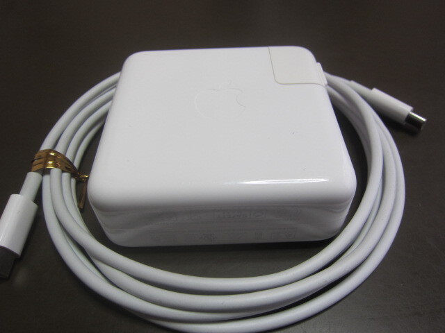 Apple 61W USB-C アダプタ A1947とApple 240W USB-C充電ケーブル（2m）_画像1