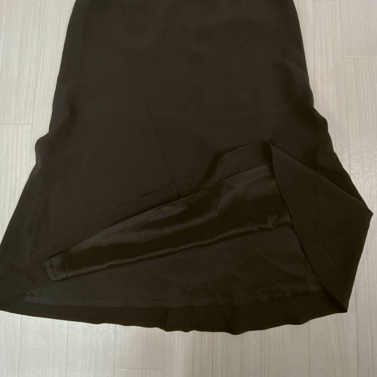 Z1203 美品 V.G-CLEF レディース Aライン スカート 44サイズ ブラック オフィススタイル 上品 きれいめコーデ 万能 デザイン USED 古着_画像9