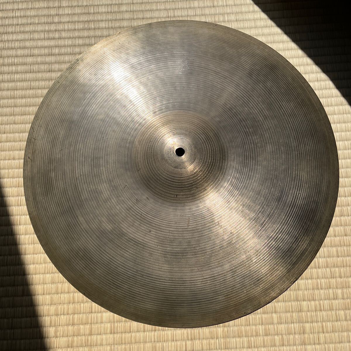 レアサイズ！ Zildjian シンバル 19インチ ヴィンテージの画像1