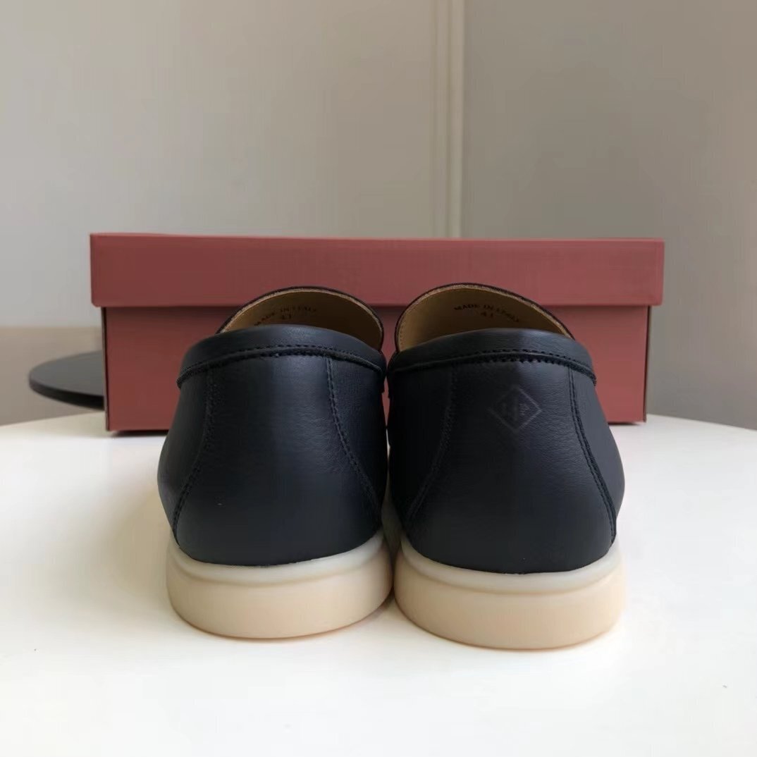 イタリア　ロロピアーナ　 Loro Piana 靴 ローファー 　レザー　メンズ　シューズ　 ペンダント付き39～46　サイズ選択可能　ブラック_画像3