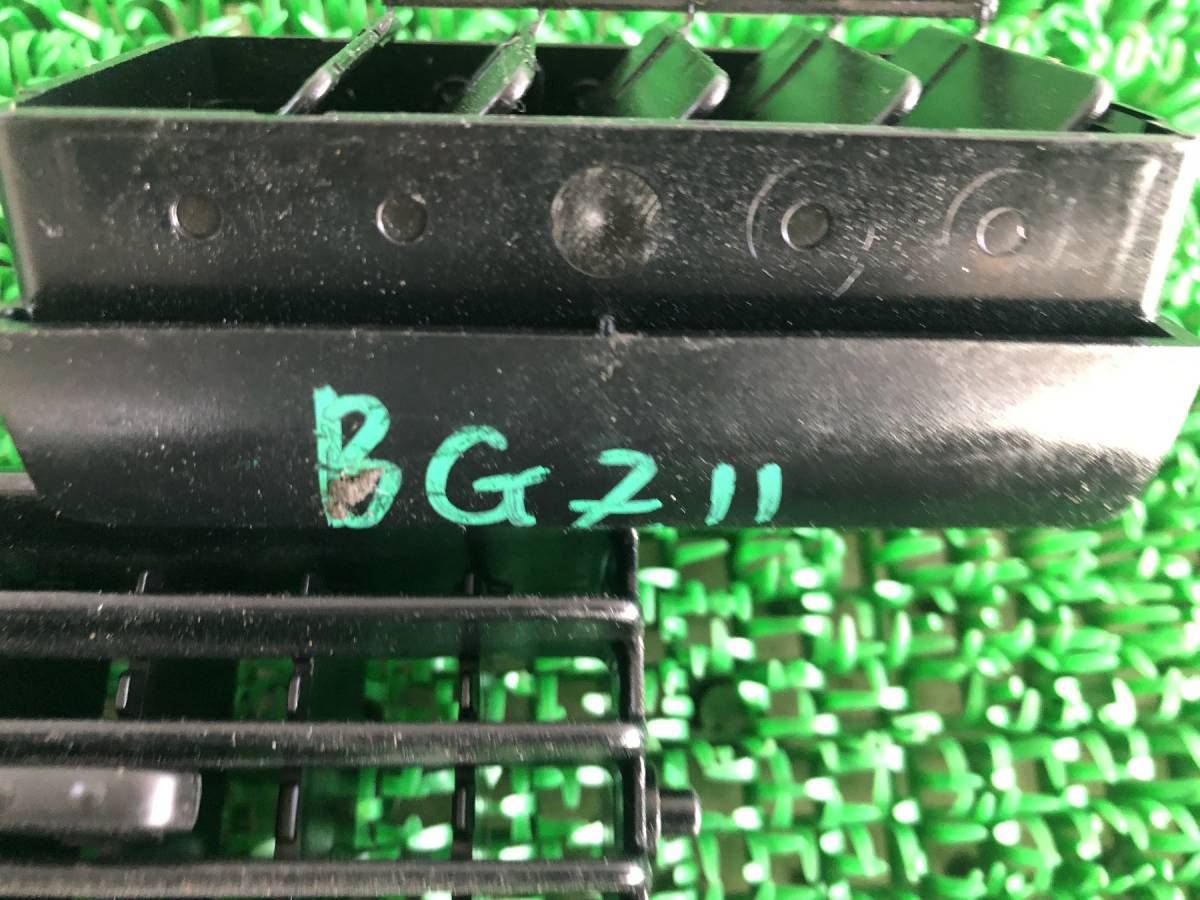 即決値段 Z3-3 日産 キューブ BGZ11 純正 エアコン吹き出し口 ルーバー 左右セット 送風口 Z11 YZ11 BZ11 送料520円_画像6